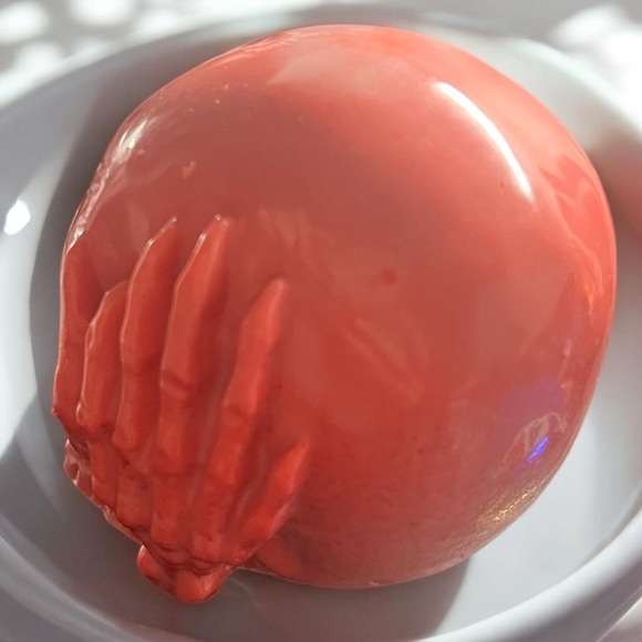 Cherry blossom XL Skull soap handmade 5x4in 13oz shea butter 100% plant base - Picture 4 of 4